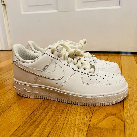 Brand New with Box Women's Nike Air Force 1 Size 9 - Picture 1 of 16
